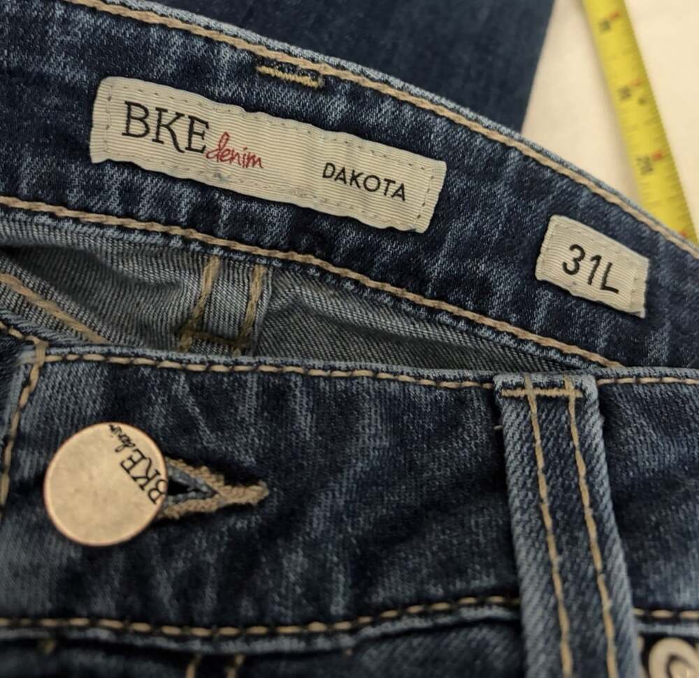 BKE Dakota Jeans 31L Straight Medium Wash Buckle Denim 31x33.5” - Picture 4 of 5